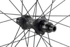 Dt-swiss E 1900 SPLINE 30 Boost Disc Center Lock 29" Laufradsatz 11 Dt-swiss E 1900 SPLINE 30 Boost Disc Center Lock 29" Laufradsatz -Fahrradzubehör Geschäft 474930